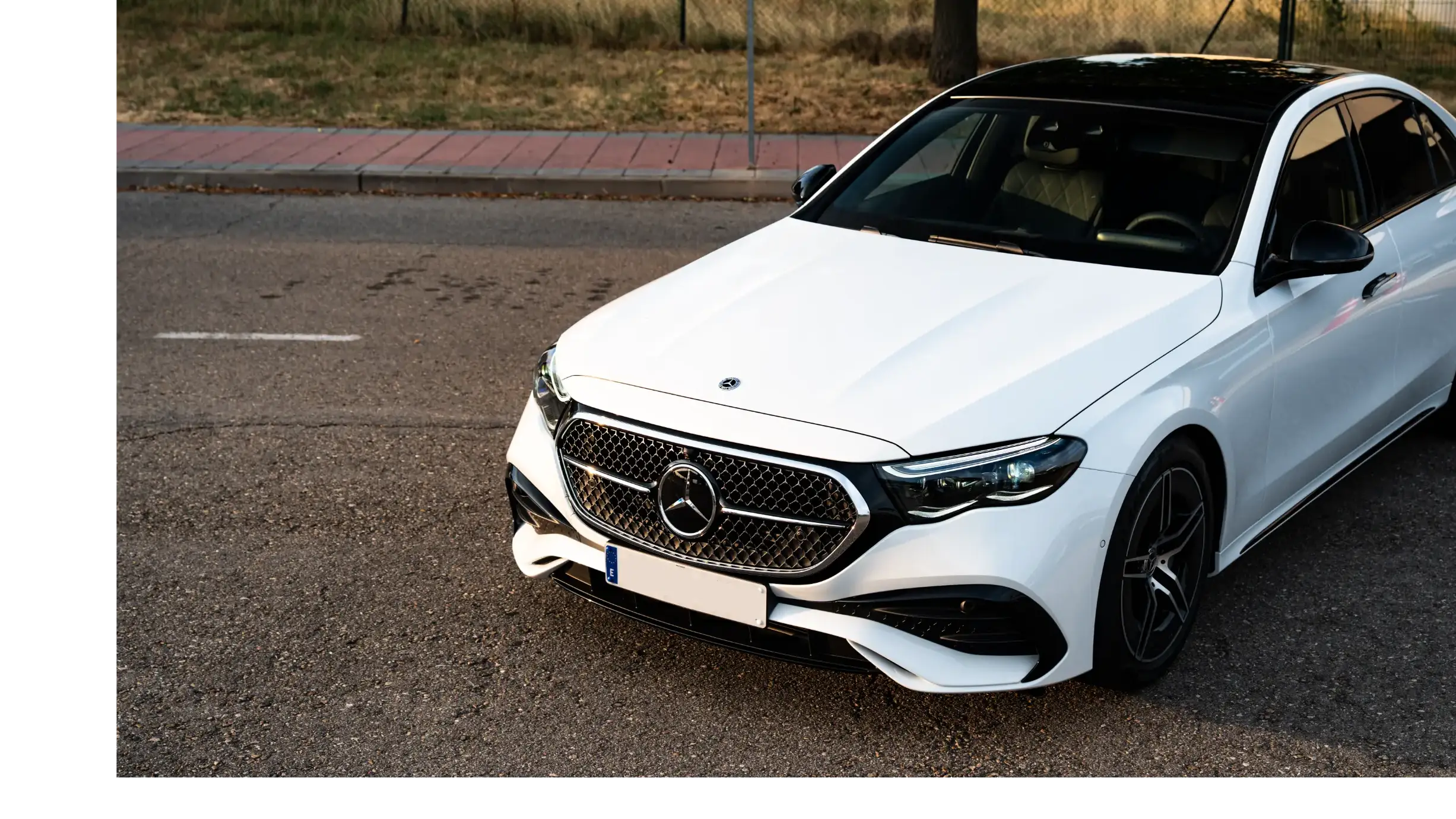 white-mercedes-benz-e-class-rioja-wine-tours.jpg White Mercedes-Benz E-Class used for private chauffeur wine tours in La Rioja.